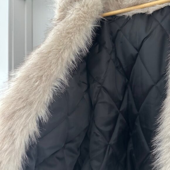 NWOT - Women's Faux Fur Hooded Denim Bomber Jacket - Large - Picture 5 of 5